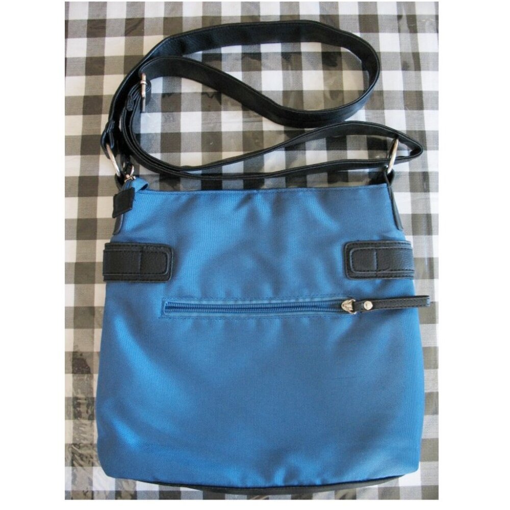 Roots crossbody bag, Almost new! - Picture 4 of 13